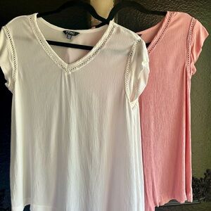 Set of 2 tops Buffalo David Bitton White and Pink Short Sleeve Tops